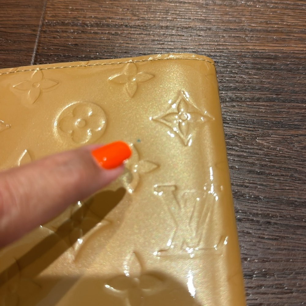 Louis Vuitton Authentic Pre Owned Vernis Agenda/ Passport Holder. - Picture 3 of 8